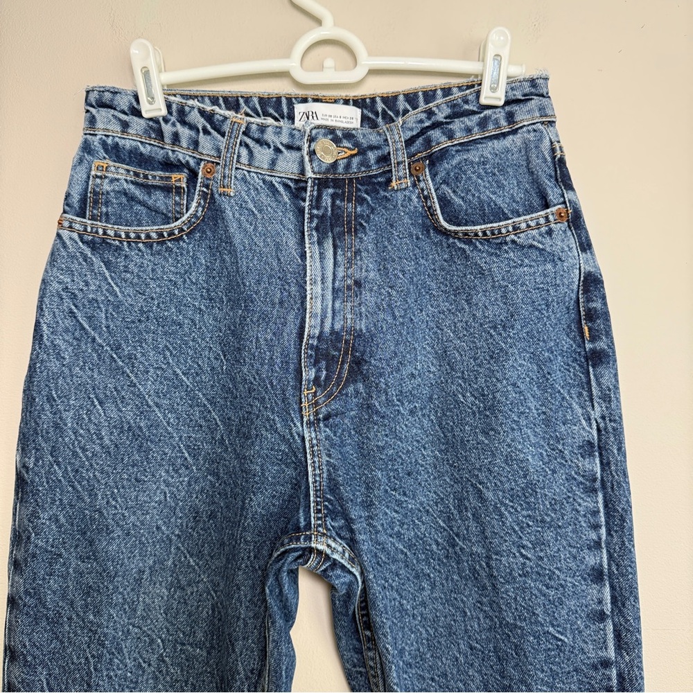 Zara High Rise Mom Fit Acid Wash Jeans - Picture 3 of 6